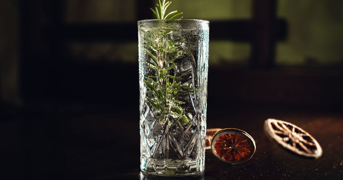 The Alcohol-Free Aperture: Re-engineering the Evening Wind-Down on a Fat-Adapted Lifestyle