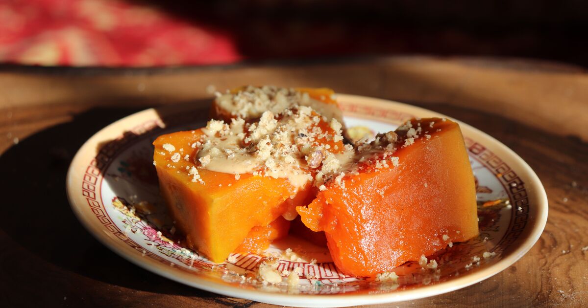 The Velvet Hearth: How a Warm, No-Grain Spiced Pumpkin Custard Rescues Your Morning Digestive Energy