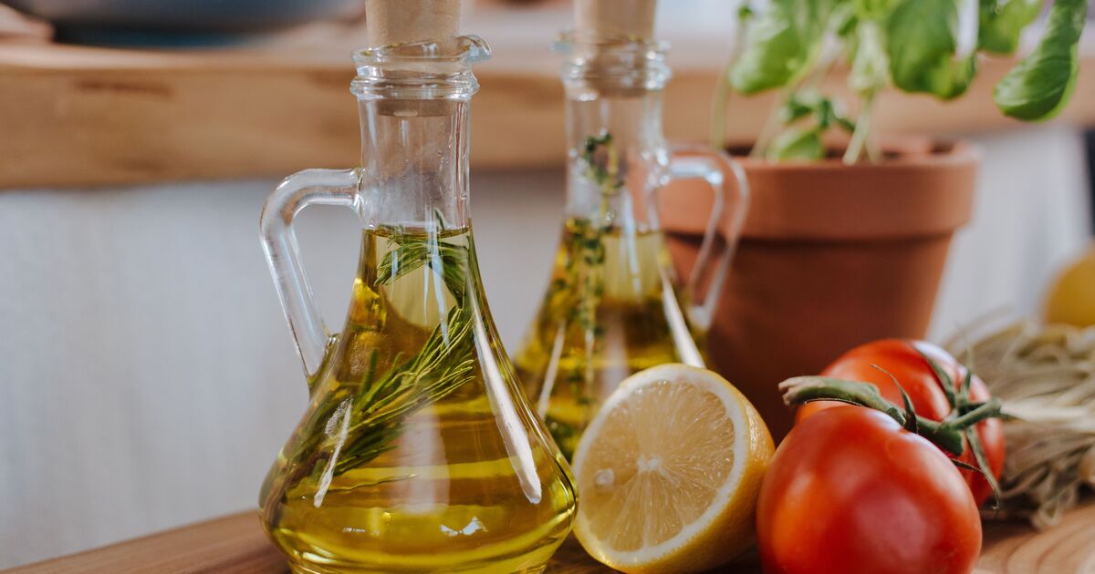 The Glycation Matrix: How "Sugar-Bonding" Permanently Hardens Your Youthful Architecture