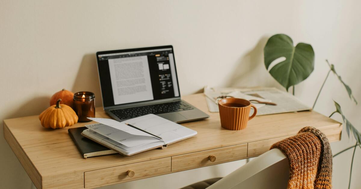 The Art of Decision Minimalism: How Simplifying Your Day Reclaims Your Energy