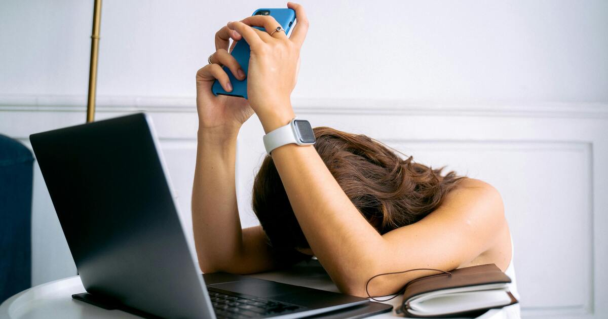 The Dopamine Detox: How to Reclaim Your Focus in a World of Infinite Scrolling