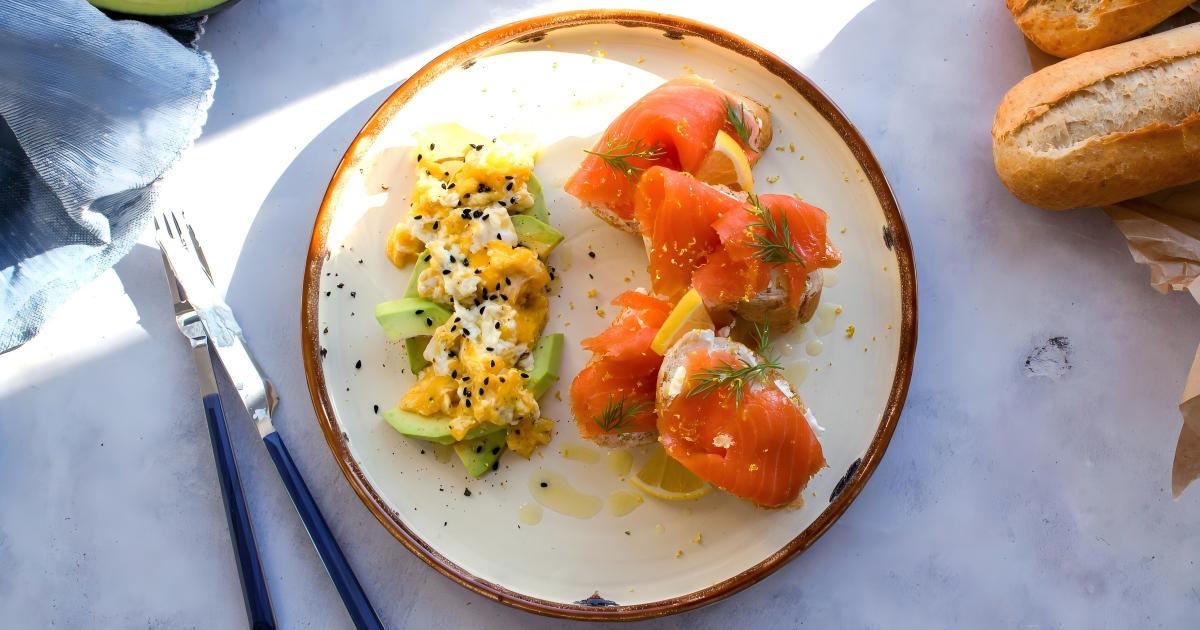 The Glucose-Steady Savory Plate: Why Your First Meal Should Never Be Sweet